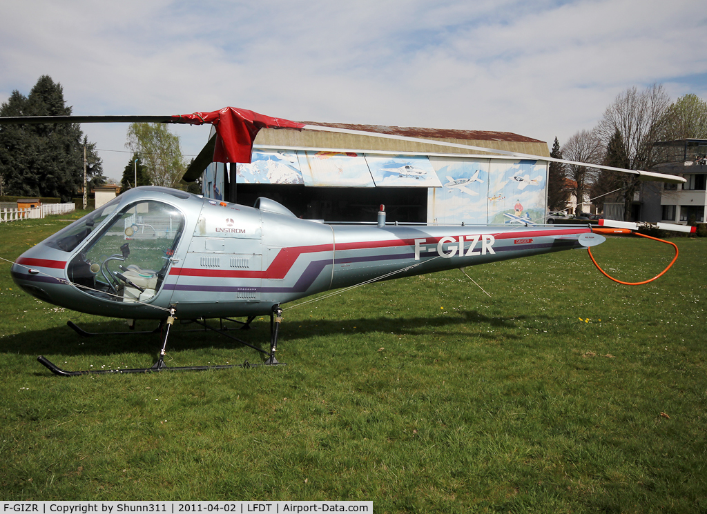 F-GIZR, 1974 Enstrom F-28A C/N 223, Parked in the grass...