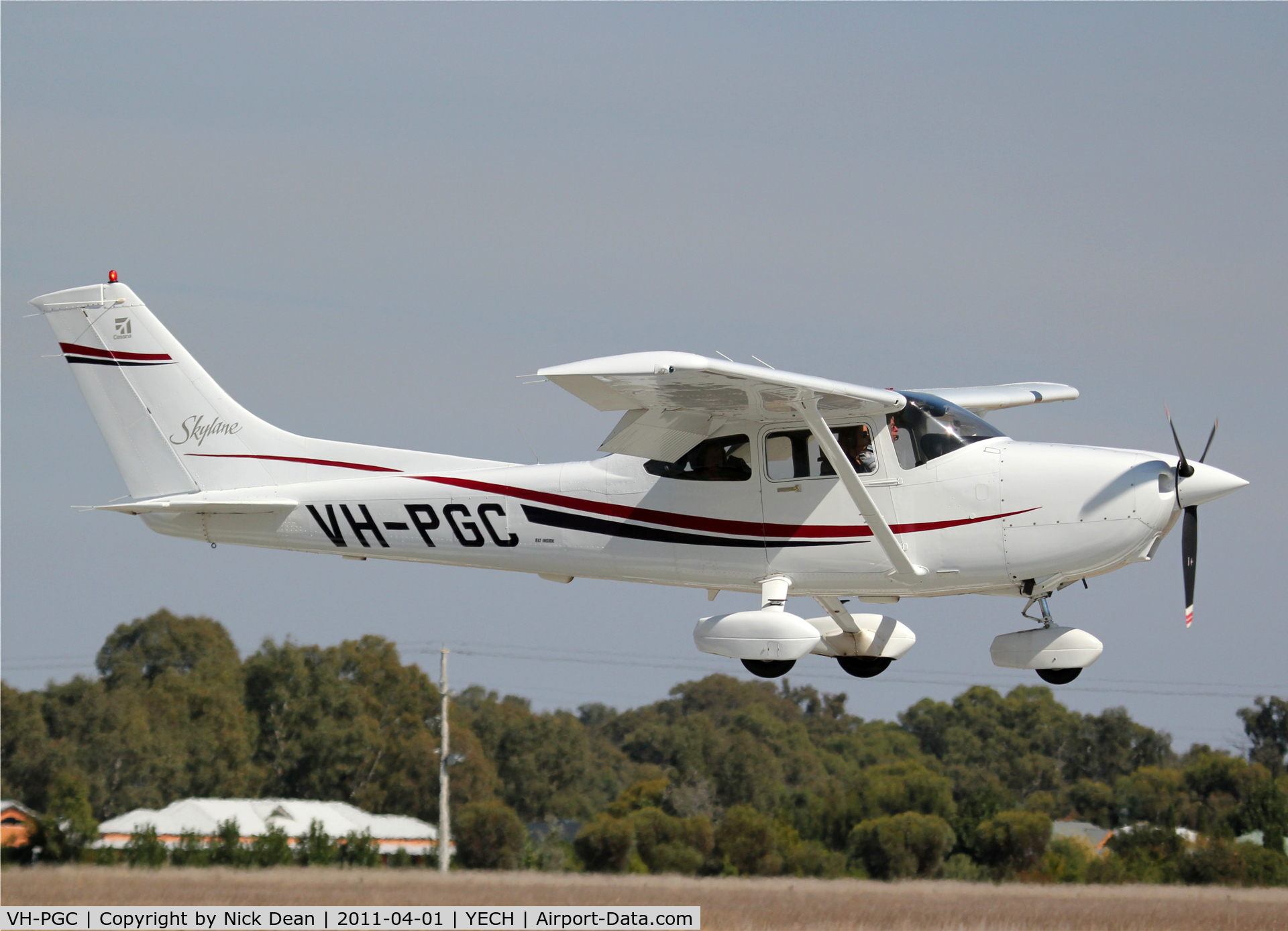 VH-PGC, 1999 Cessna 182S Skylane C/N 18280648, YECH AAAA national fly in 2011