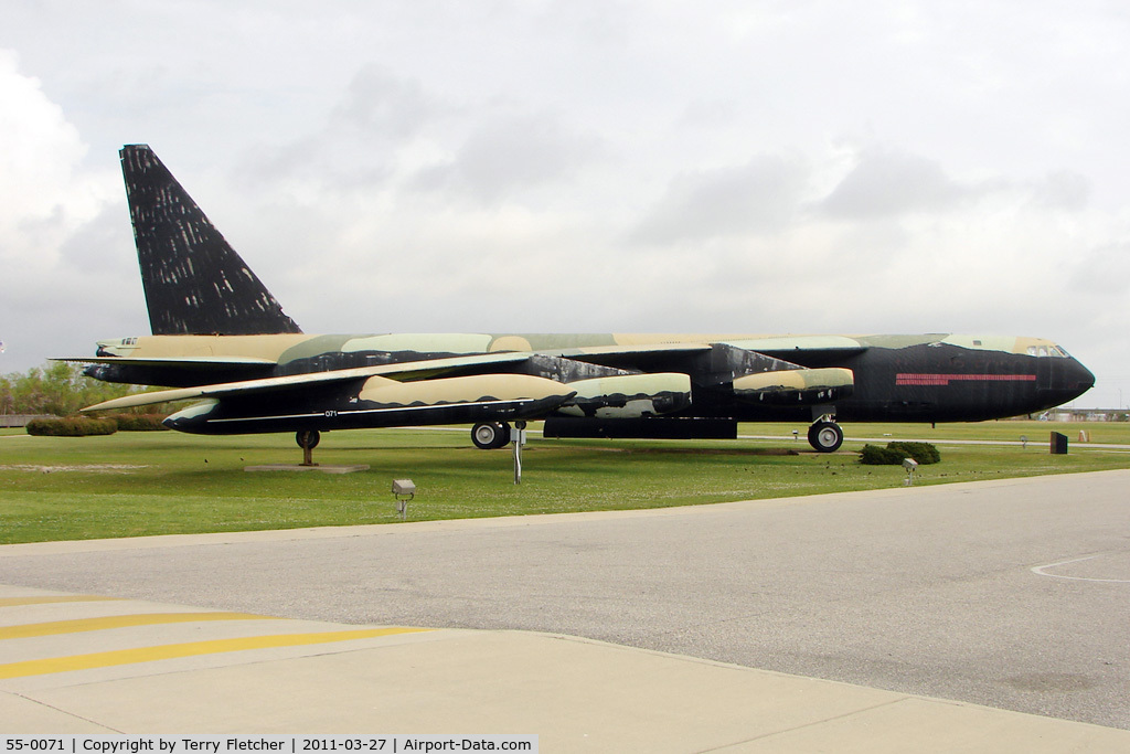 55-0071, 1955 Boeing B-52D-55-BO Stratofortress C/N 17193, Displayed at Battleship Memorial Park , Mobile