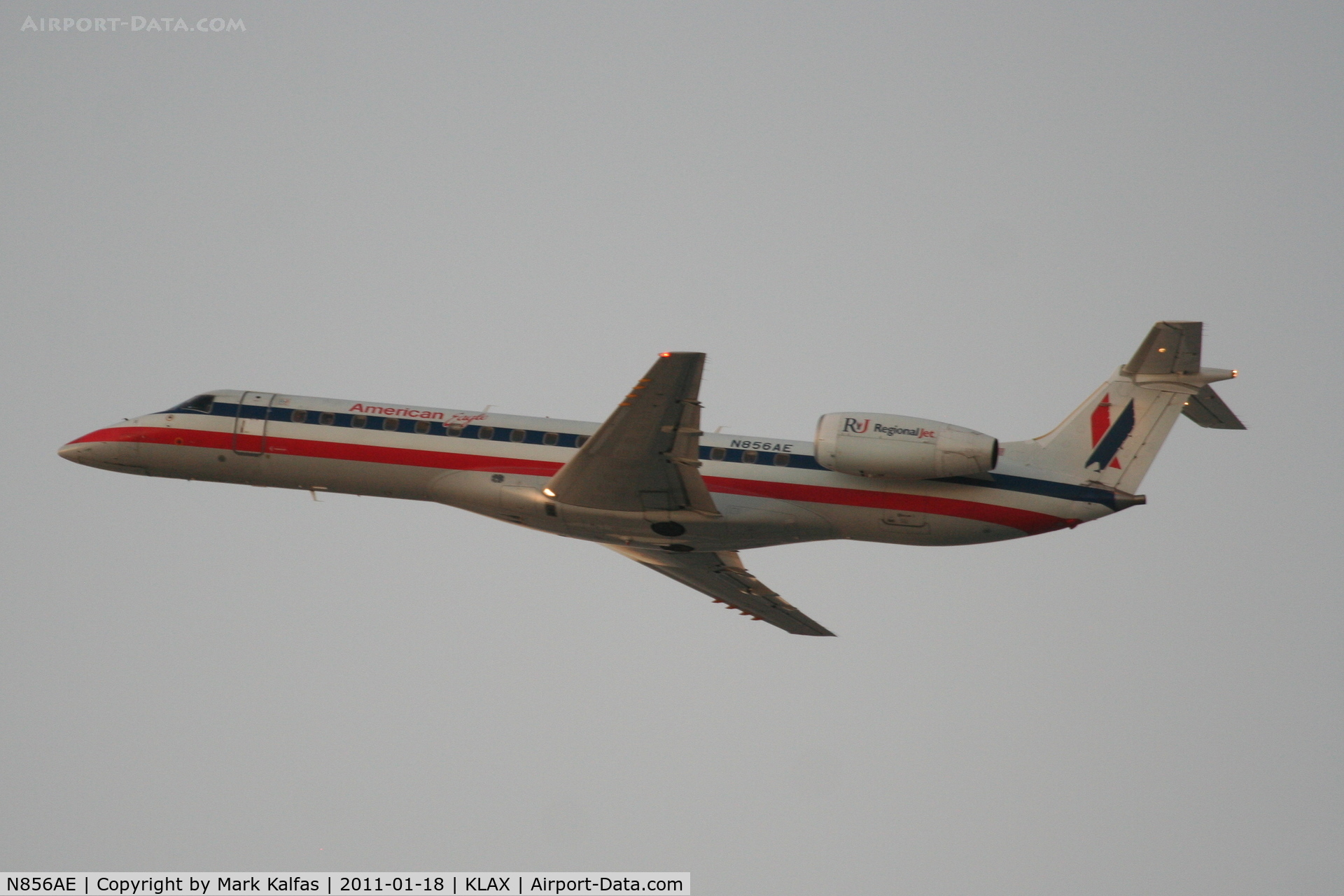 N856AE, 2003 Embraer ERJ-140LR (EMB-135KL) C/N 145748, American Eagle Embraer EMB-135KL, EGF3052 departing RWY 25R KLAX, enroute to KRNO.