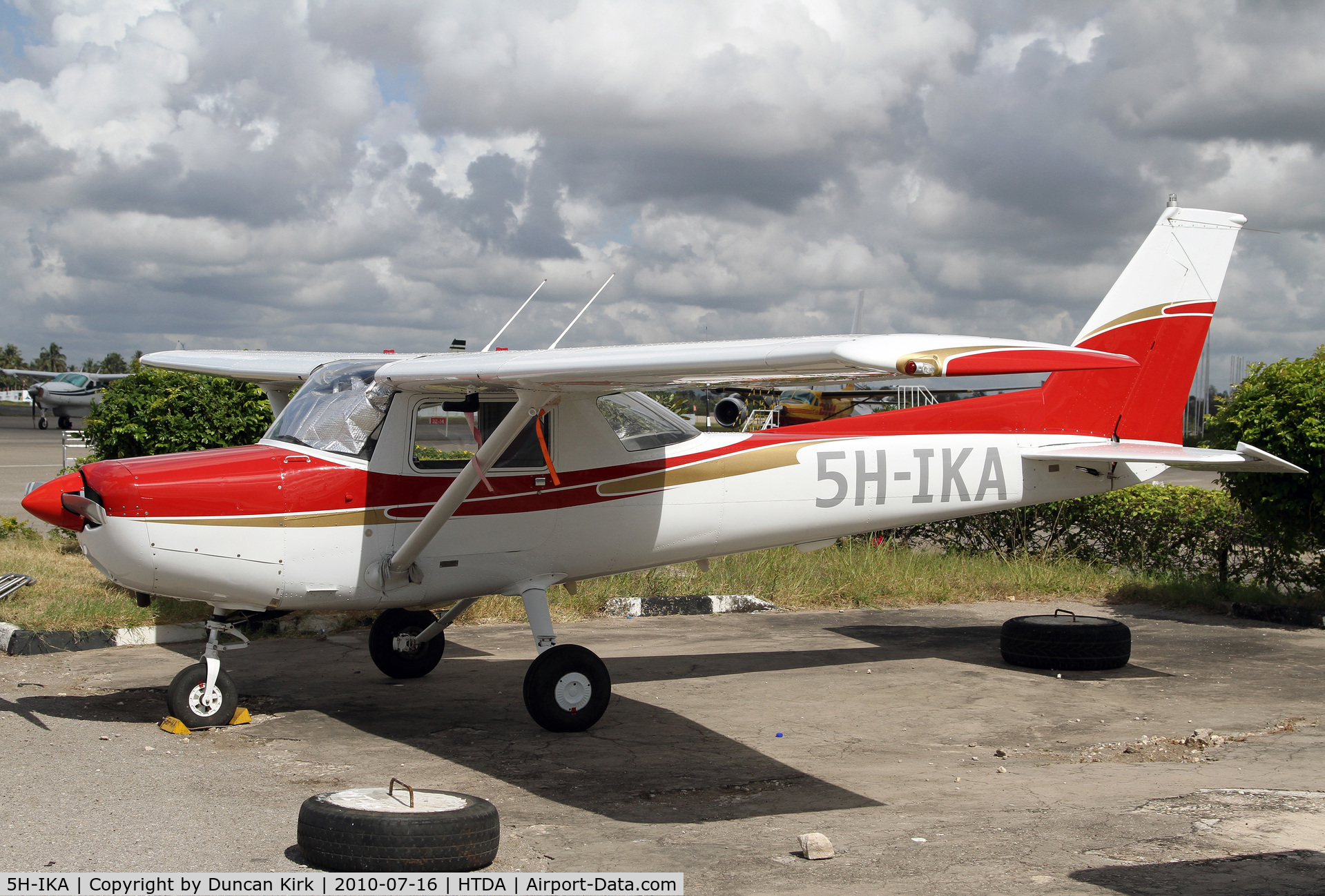 5H-IKA, 1978 Cessna 152 C/N 15281794, It's getting hot out on the ramp!!!