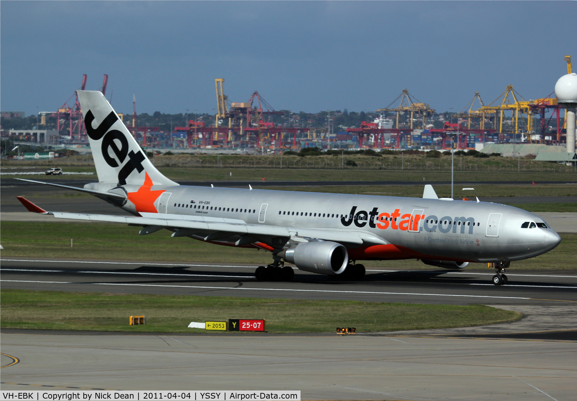 VH-EBK, 2008 Airbus A330-202 C/N 945, YSSY Great view from the Air New Zealand lounge.