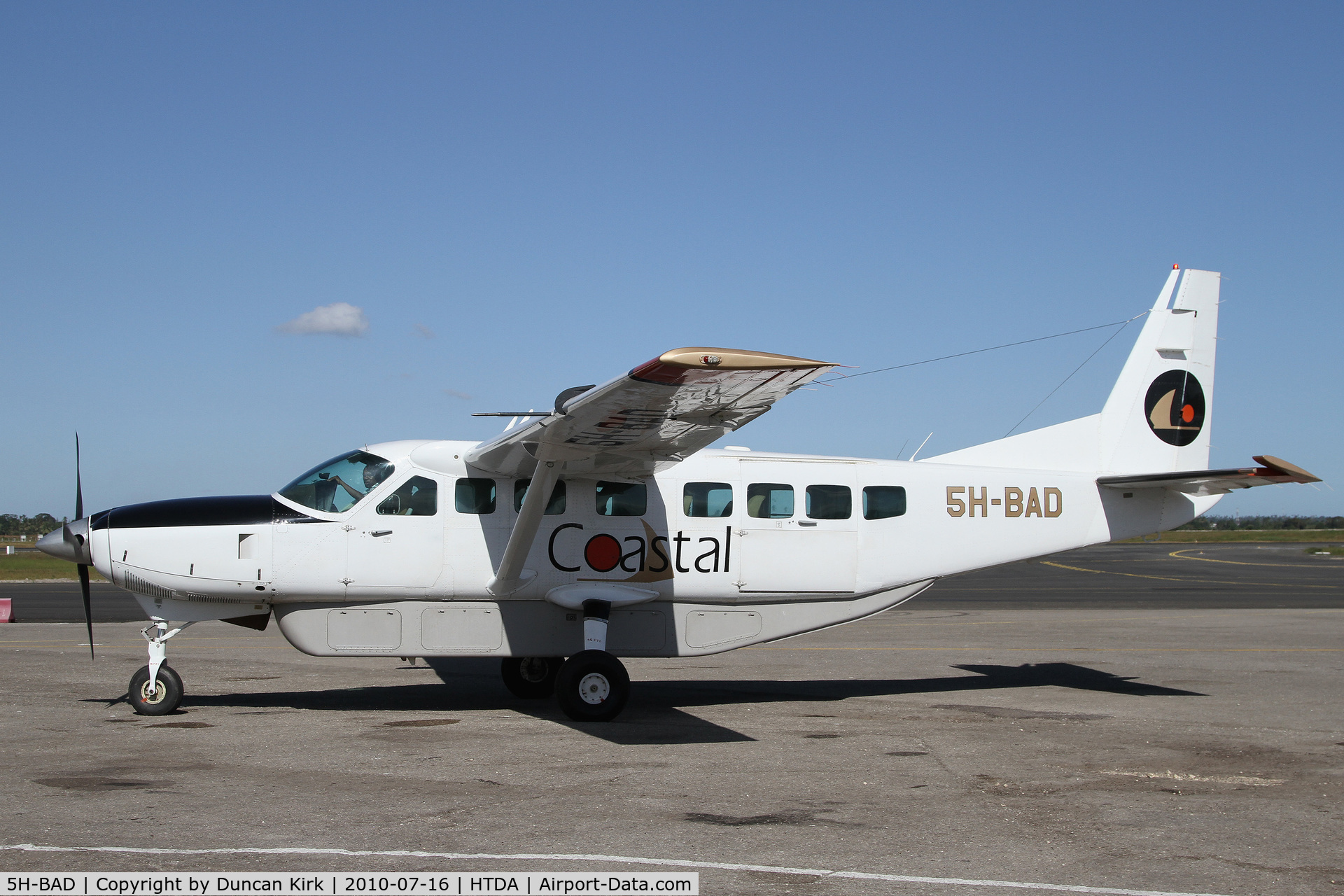 5H-BAD, 1996 Cessna 208B Grand Caravan C/N 208B0586, Arriving at the commuter terminal