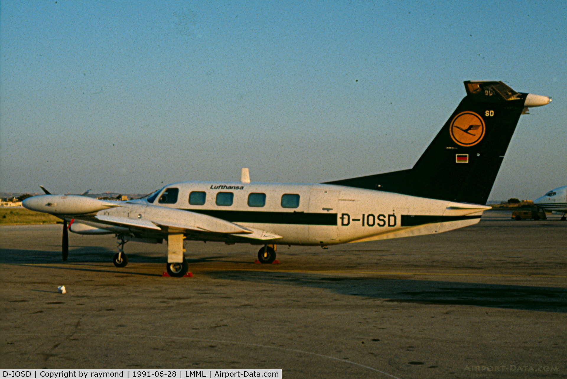 D-IOSD, 1987 Piper PA-42-720 Cheyenne IIIA C/N 42-5501044, PA42 Cheyenne D-IOSD Lufthansa