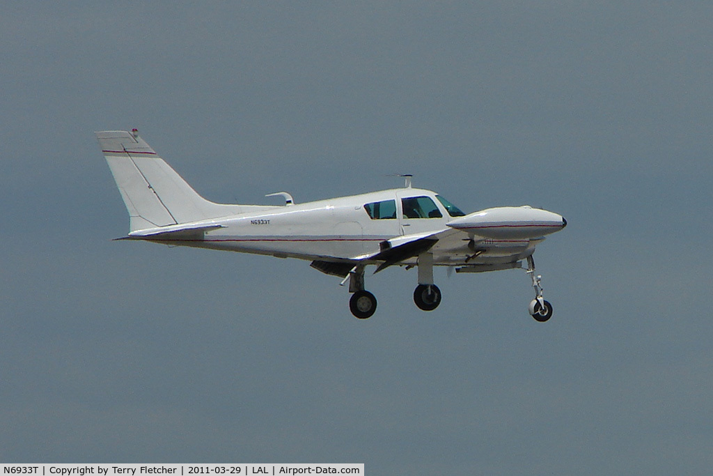 N6933T, 1960 Cessna 310D C/N 39233, 2011 Sun n Fun - Lakeland , Florida