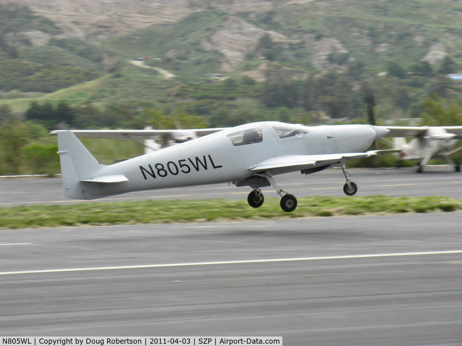 N805WL, 2011 White Lightning WLAC-1 C/N 1, 2011 Dierenfield DIERENFIELD SPECIAL WHITE LIGHTNING, Continental IO-360 200 Hp, Rare model, Dan Gray Test Pilot for very first flight takeoff Runway 22, panned shot