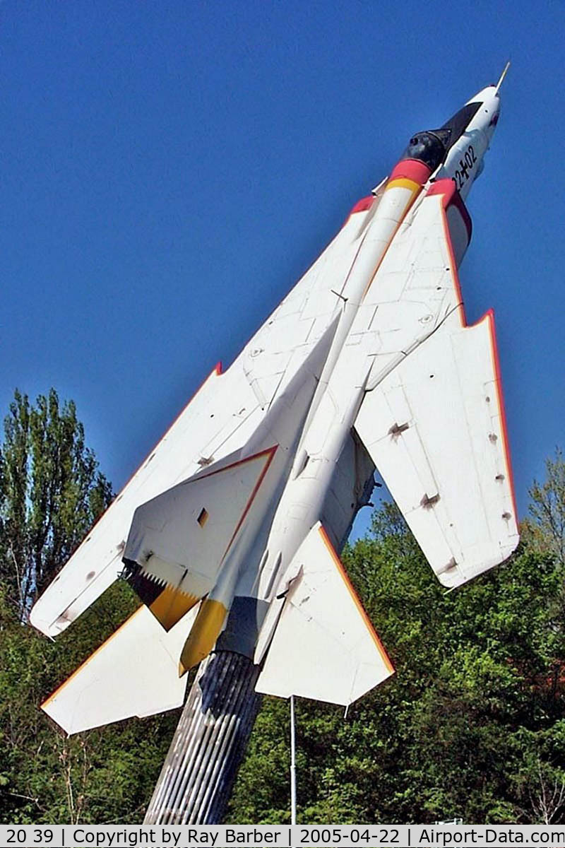 20 39, Mikoyan-Gurevich MiG-23BN C/N 0393211087, Mikoyan MiG-23BN Flogger F [0393211087] Technikmuseum Speyer~D 22/04/2005 False marks of 