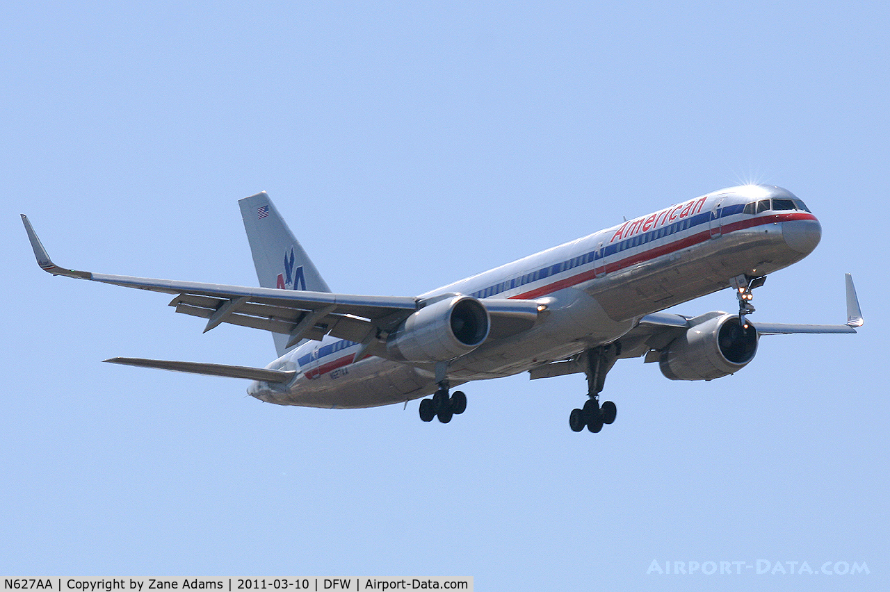N627AA, 1990 Boeing 757-223 C/N 24585, American Airlines at DFW Airport