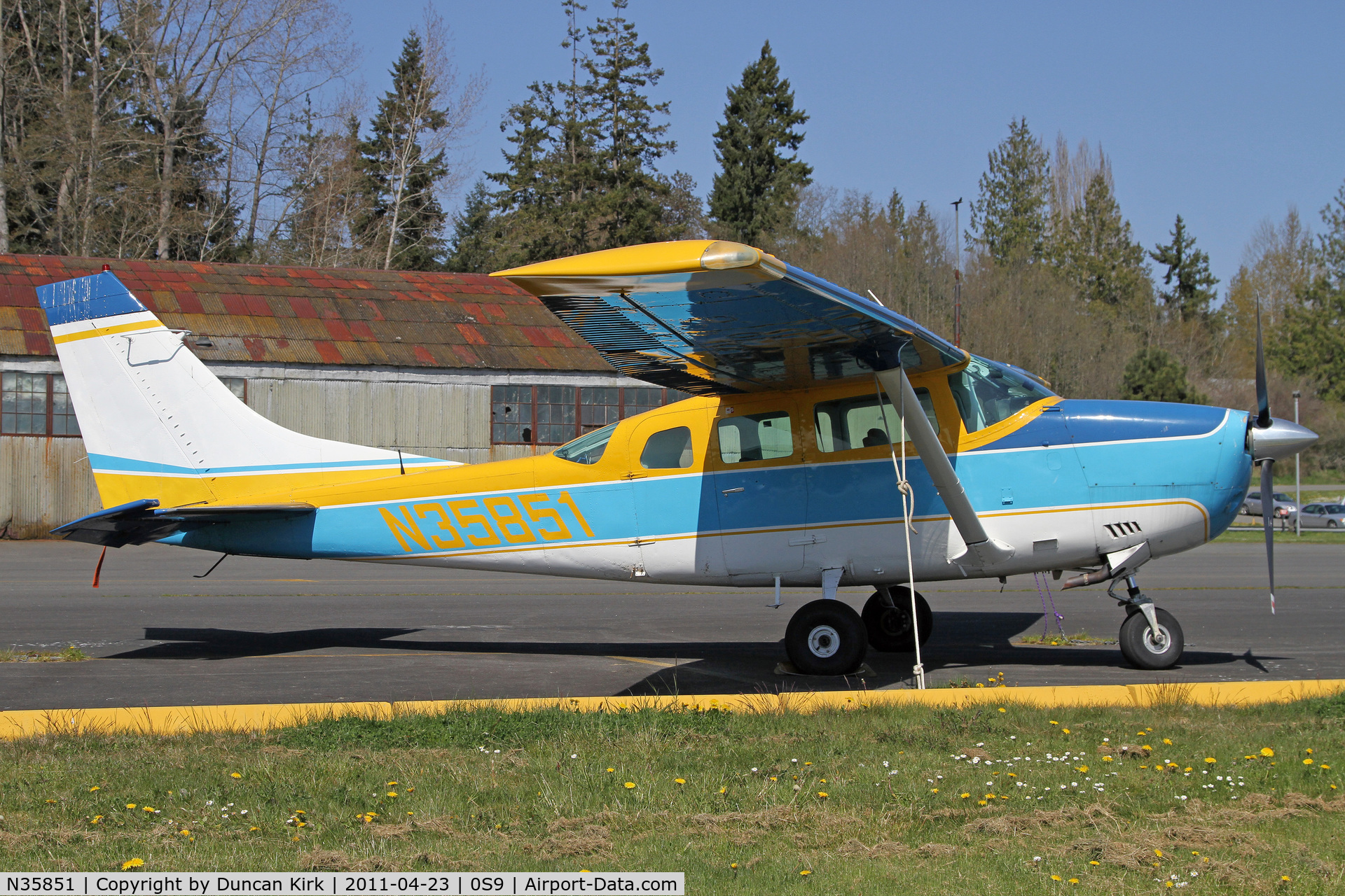 N35851, 1975 Cessna U206F Stationair C/N U20602757, Basking in the Spring sun