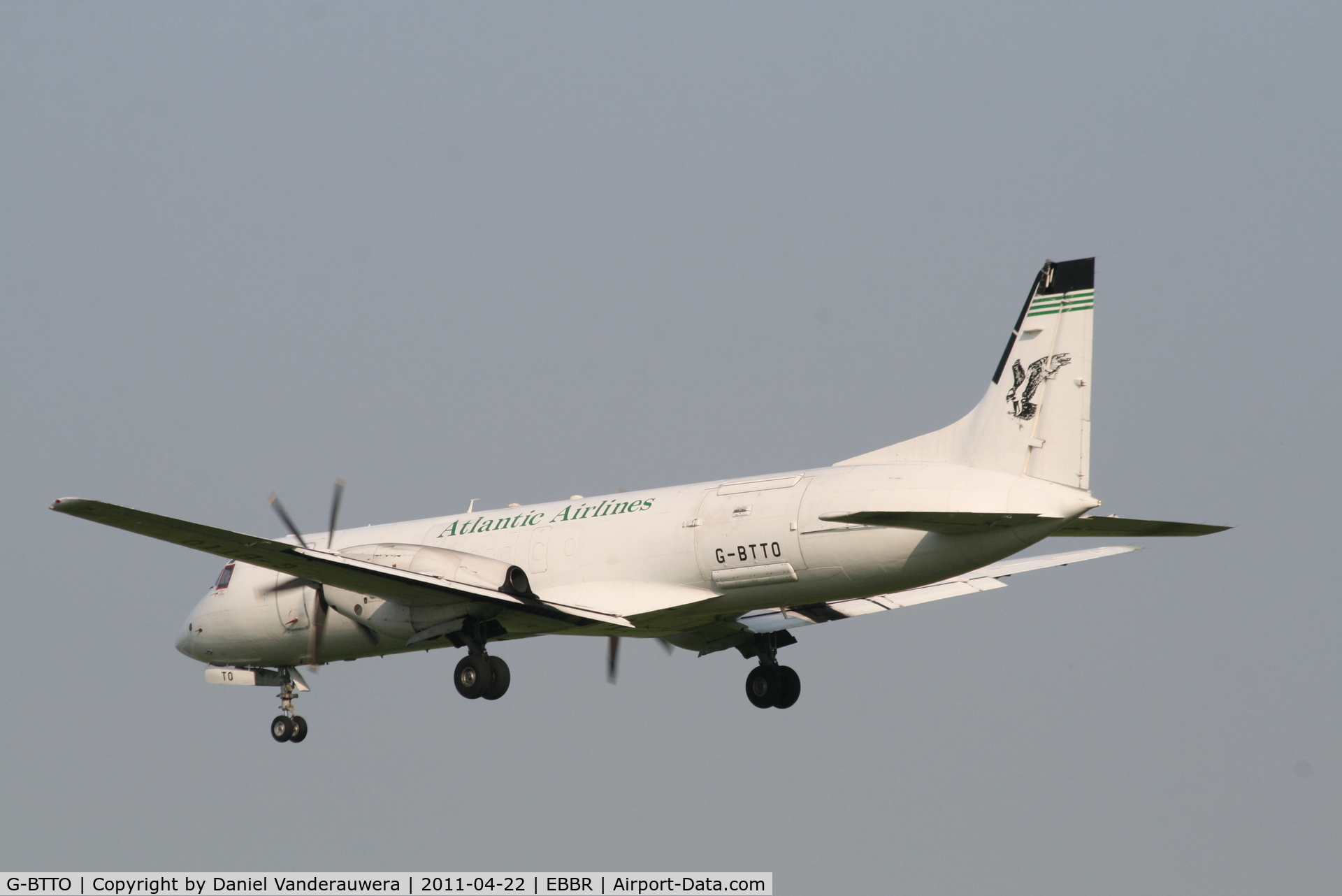 G-BTTO, 1990 British Aerospace ATP C/N 2033, Descending to RWY 25L