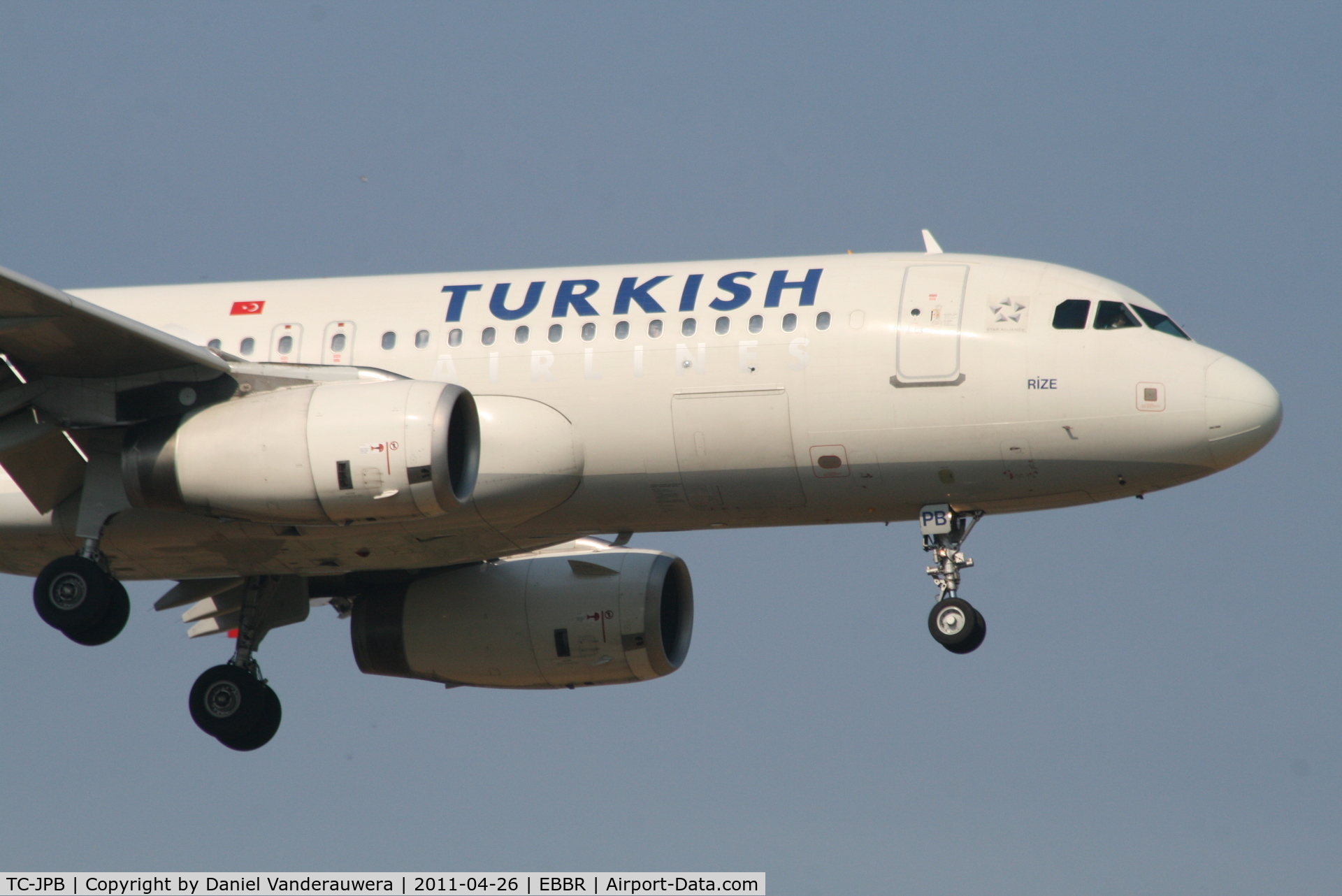 TC-JPB, 2005 Airbus A320-232 C/N 2626, Arrival of flight TK1937 to RWY 02