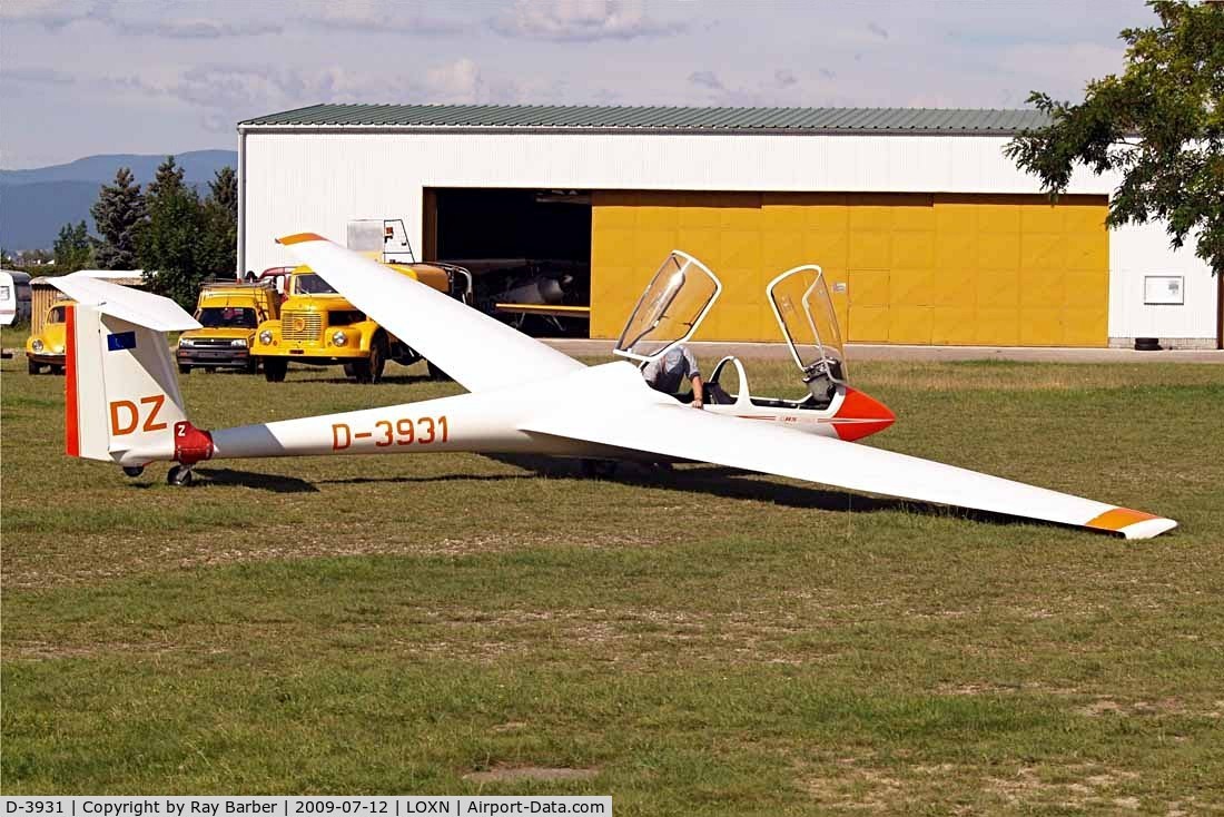 D-3931, Schleicher ASK-21 C/N 21401, Schleicher ASK-21 [21401] Wiener Neustadt West~OE 12/07/2009. Tail code DZ.