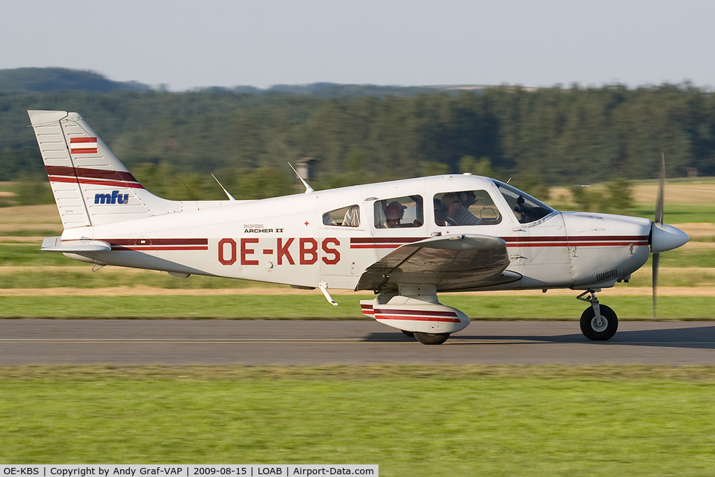 OE-KBS, Piper PA-28-181 C/N 28-8390087, Piper 28