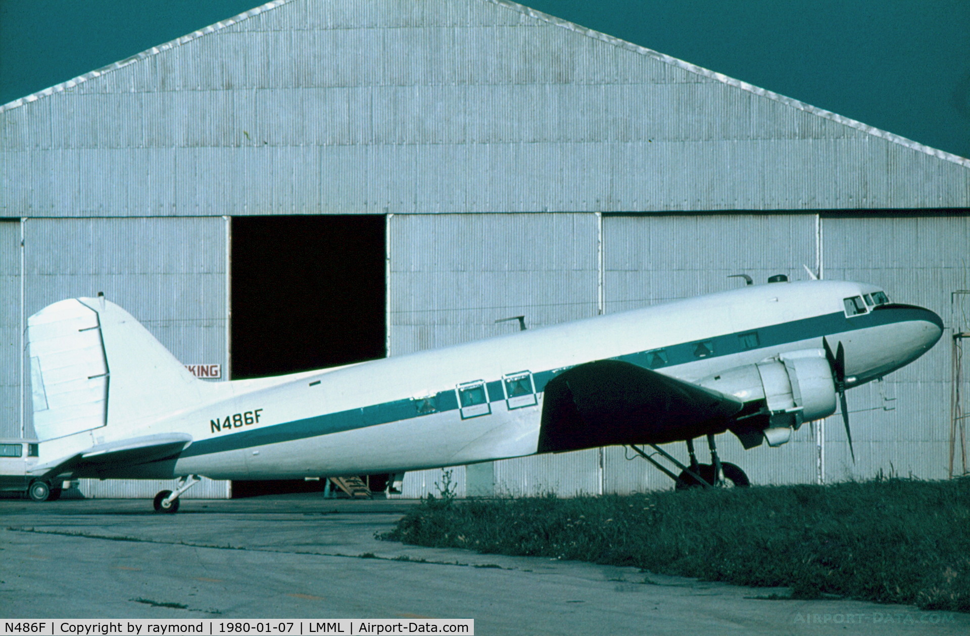 N486F, Douglas DC-3 C/N 20214, DC3 N486F Pyramid Airlines