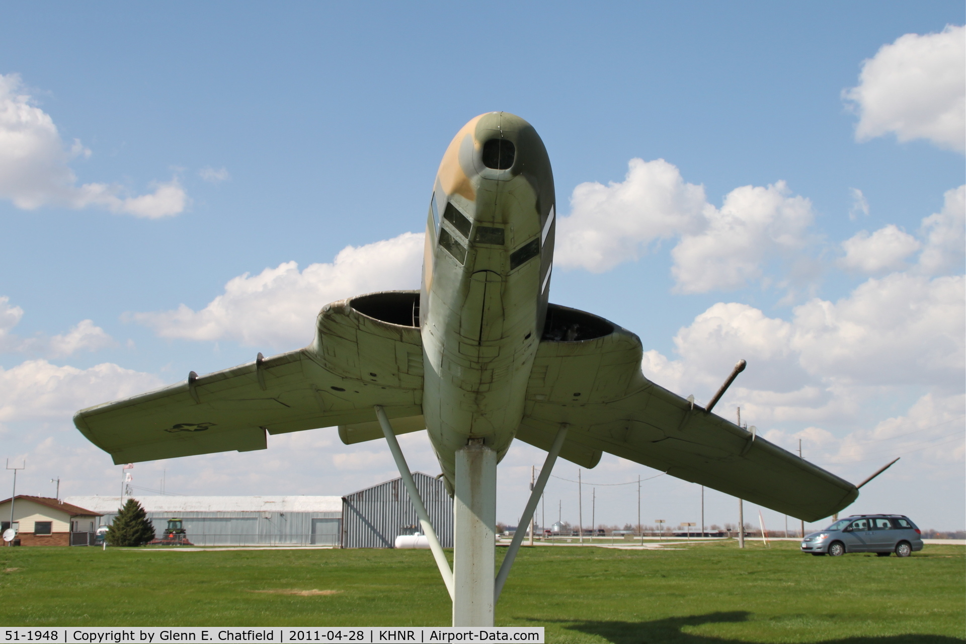 51-1948, 1951 Republic RF-84F Thunderflash C/N Not found 51-1948, Airport guardian