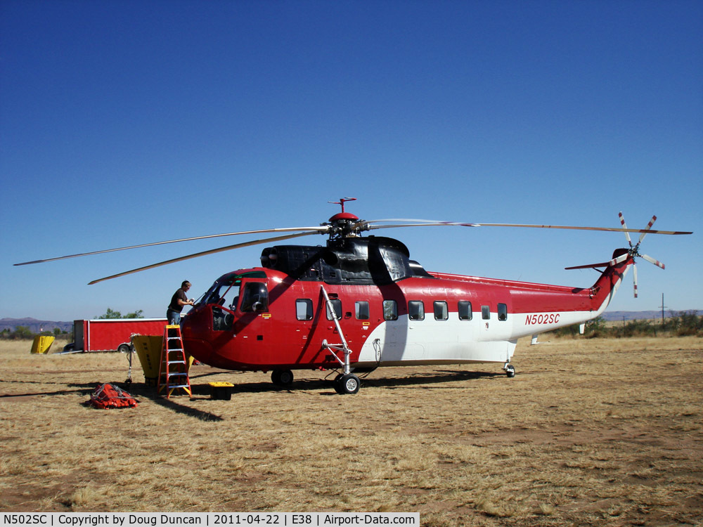 N502SC, 1974 Sikorsky S-61N C/N 61737, N502SC being prepared for another day of firefighting duty in Texas.