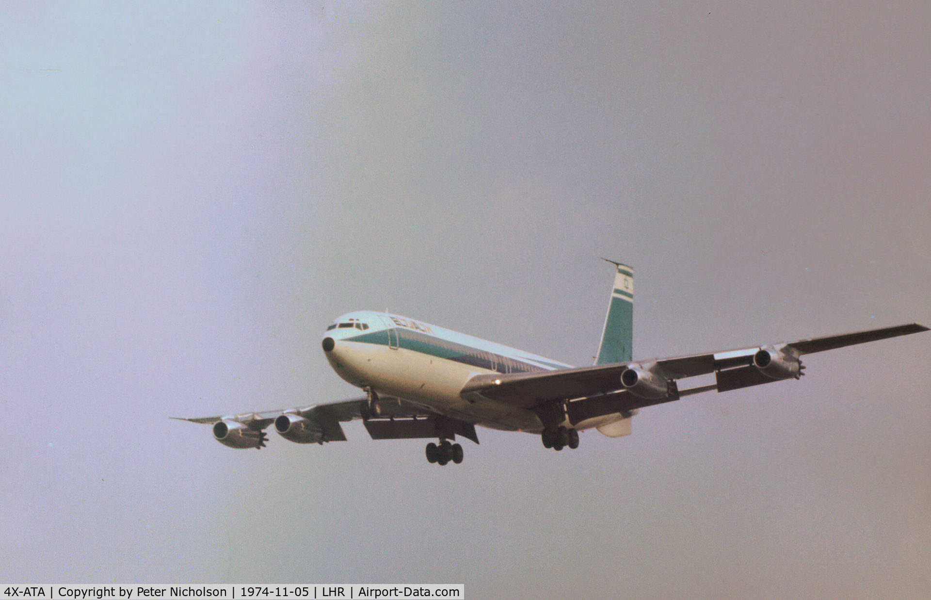 4X-ATA, 1961 Boeing 707-458 C/N 18070/205, Boeing 707-458 of El Al on final approach to Heathrow in November 1974.