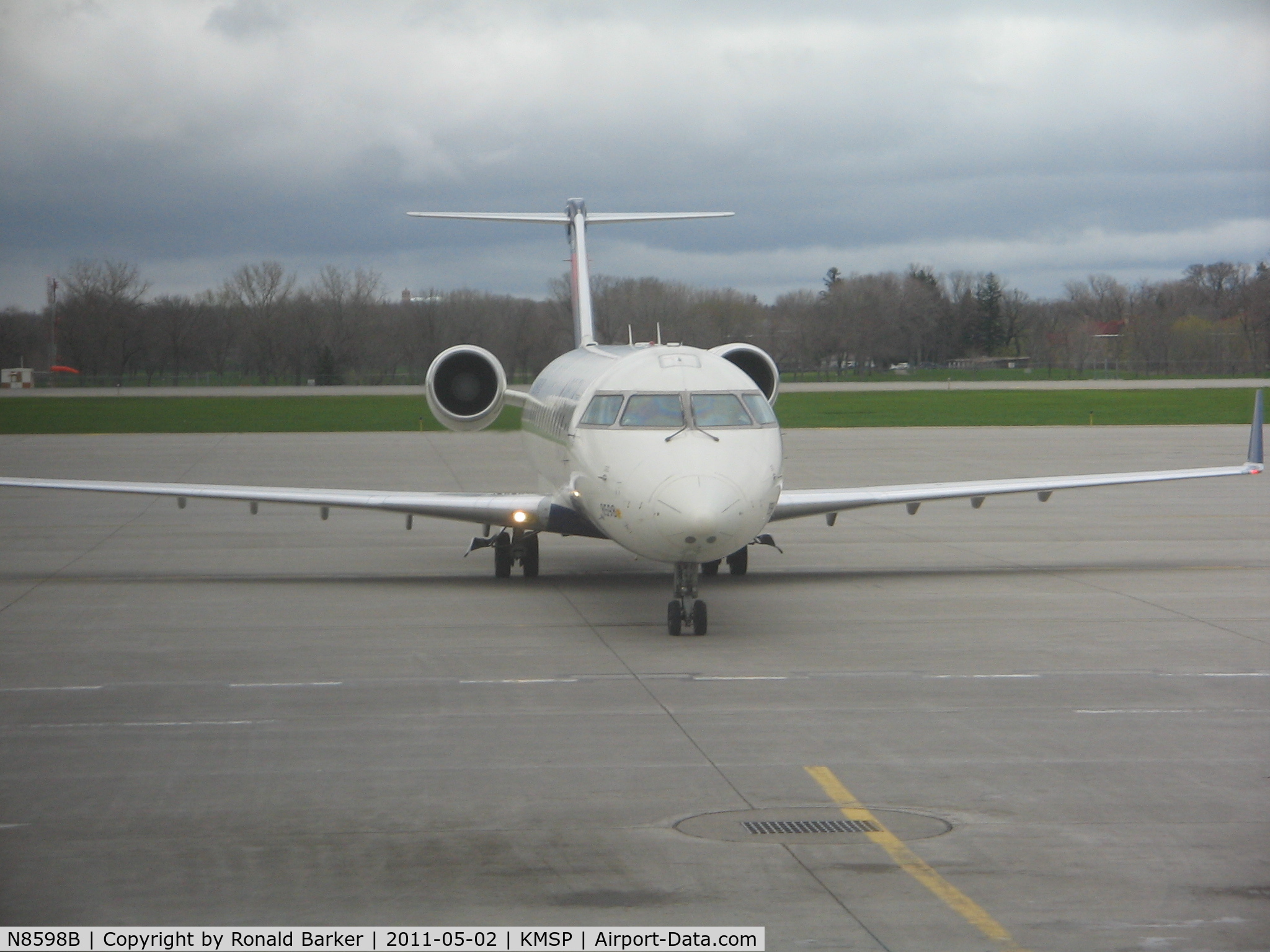 N8598B, 2001 Bombardier CRJ-200 (CL-600-2B19) C/N 7598, MSP, MN