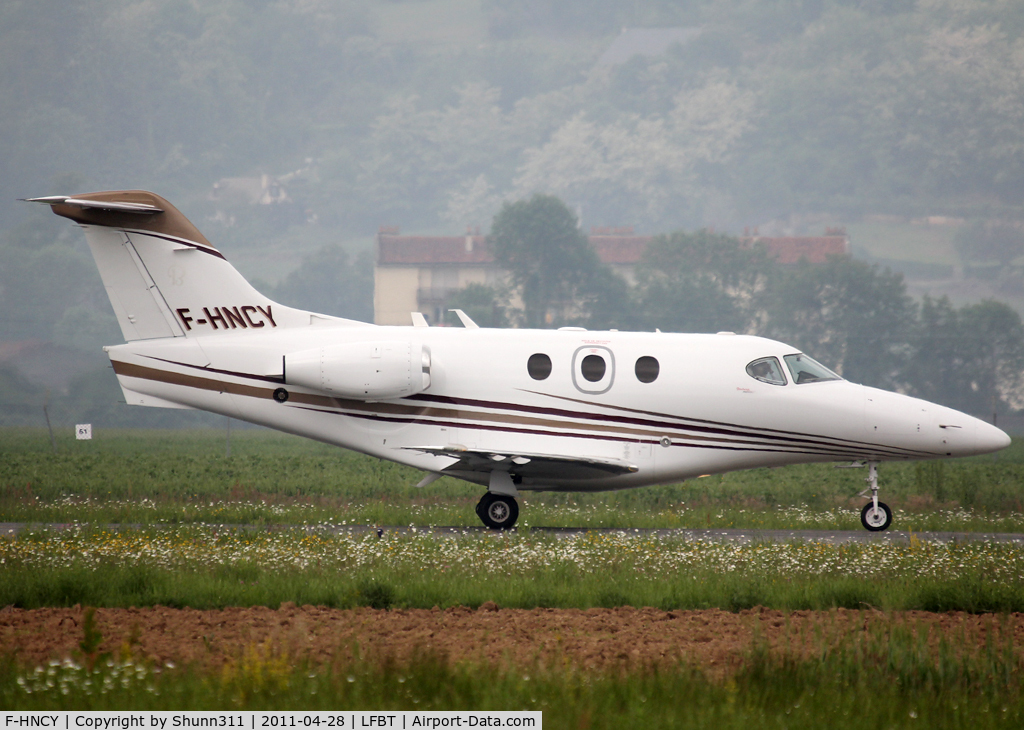 F-HNCY, 2008 Hawker Beechcraft 390 C/N RB-230, Taxiing to the General Aviation area...