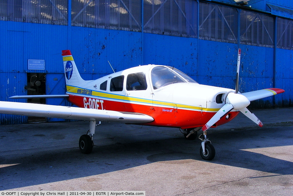 G-OOFT, 2000 Piper PA-28-161 C/N 2842083, Cabair