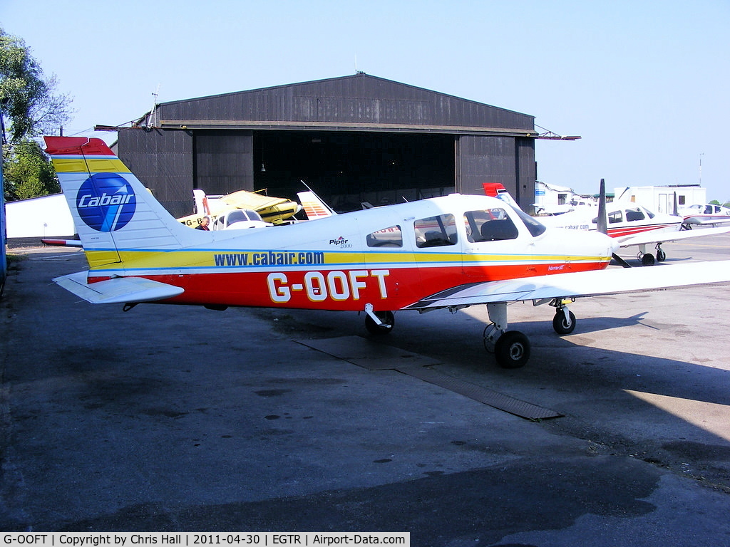 G-OOFT, 2000 Piper PA-28-161 C/N 2842083, Cabair