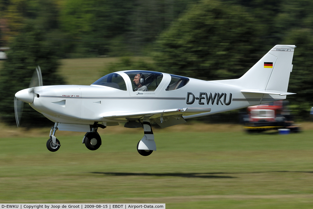 D-EWKU, Glasair II-S RG C/N 2101, Diest Aero Club oldtimer fly-in 2009.