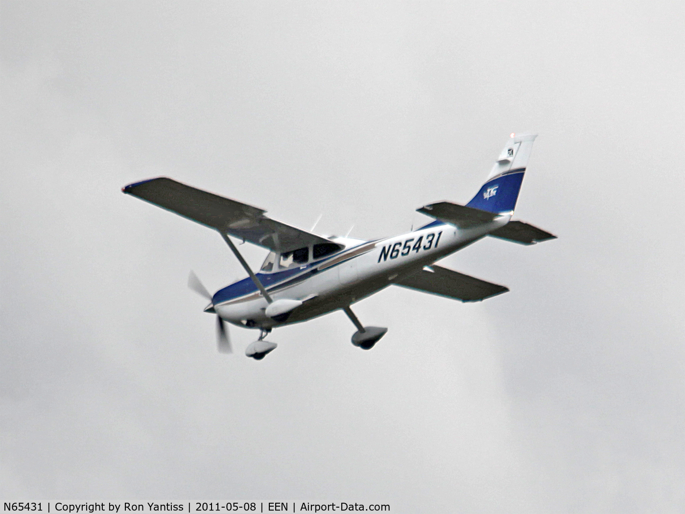 N65431, 2004 Cessna T182T Turbo Skylane C/N T18208302, On approach to Keene, NH