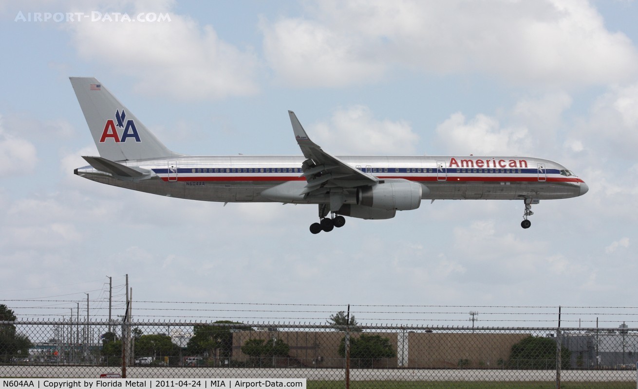 N604AA, 1995 Boeing 757-223 C/N 27055, American 757-200