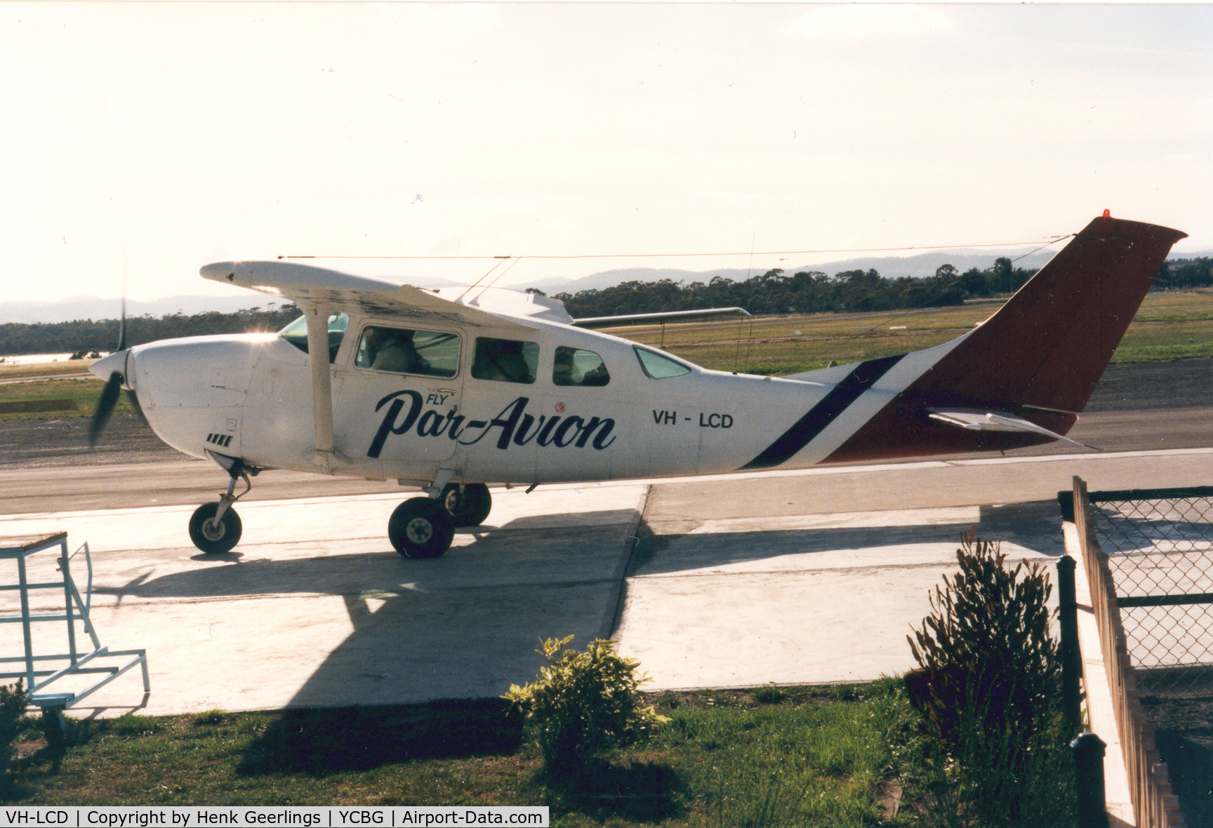 VH-LCD, 1978 Cessna U206G Stationair C/N U20604523, Par-Avion