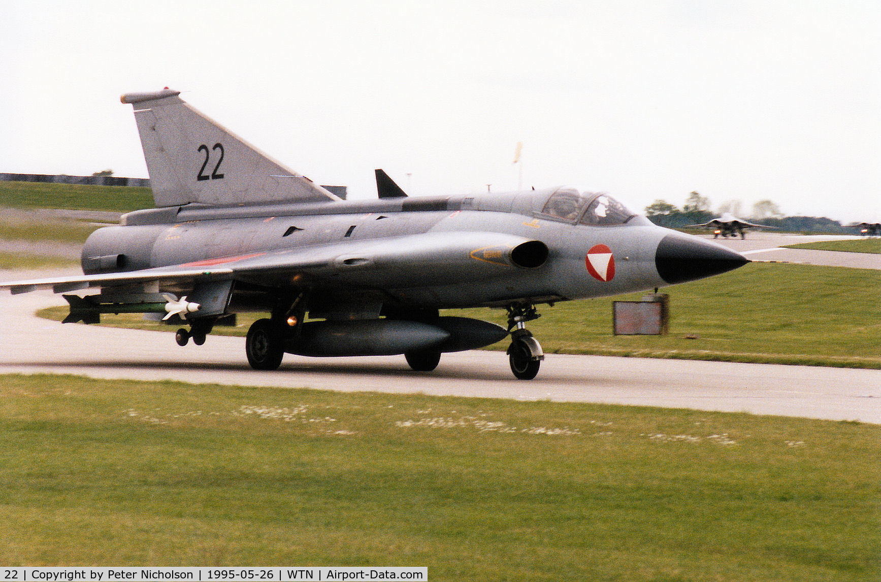 22, Saab J-35Oe MkII Draken C/N 35-1422, Saab Draken of the Austrian Air Force taxying to the active runway at RAF Waddington in May 1995.