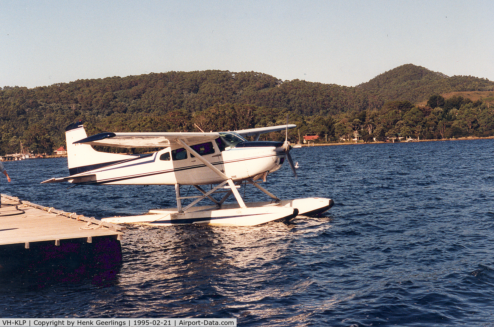 VH-KLP, Cessna A185F Skywagon 185 C/N 18502833, Wilderness Air , Strahan , Tasmanie

Strahan Seaplane base