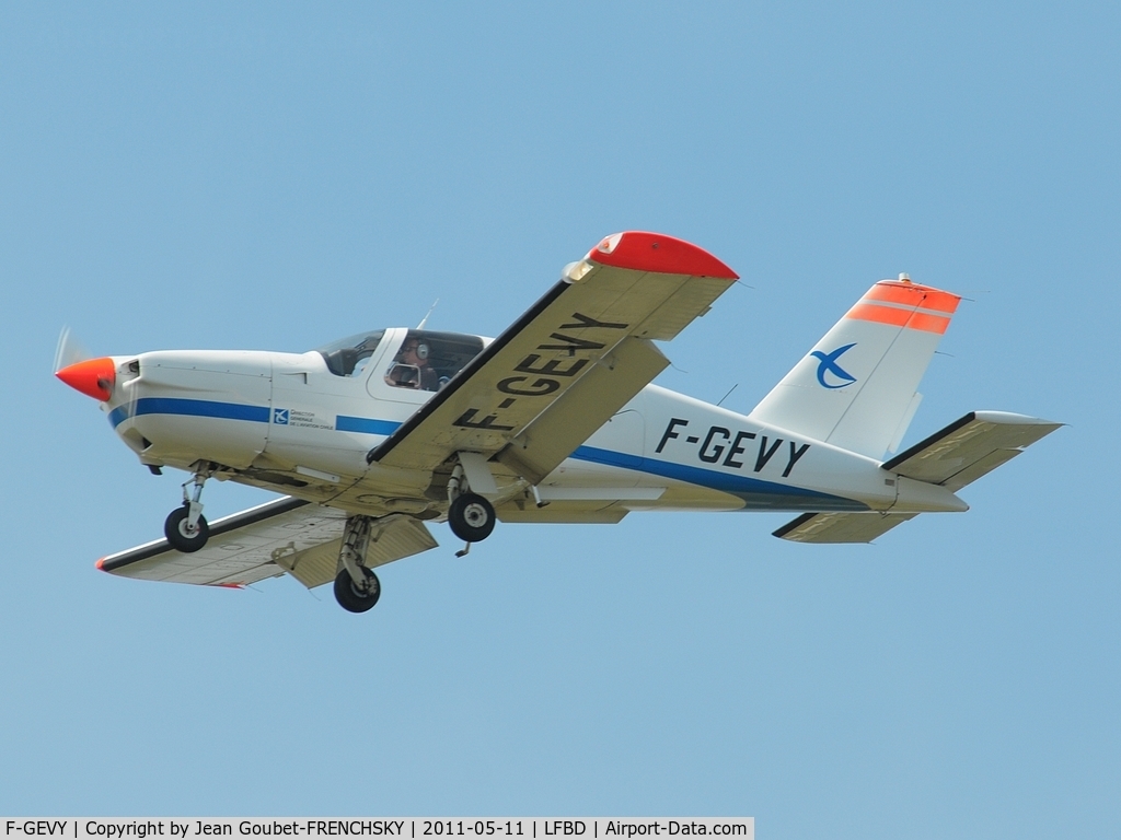 F-GEVY, Socata TB-20 C/N 803, landing 23