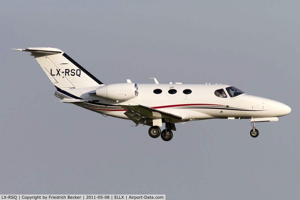 LX-RSQ, 2009 Cessna 510 Citation Mustang Citation Mustang C/N 510-0194, on final RW24