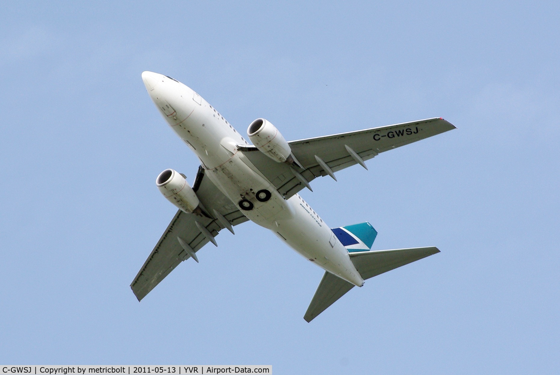 C-GWSJ, 2006 Boeing 737-6CT C/N 34621, YVR takeoff