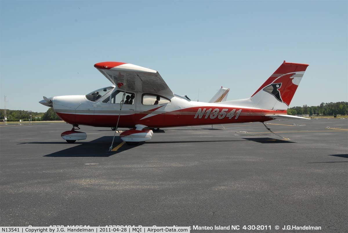 N13541, 1976 Cessna 177B Cardinal C/N 17702434, At Dare County Regional Airport.