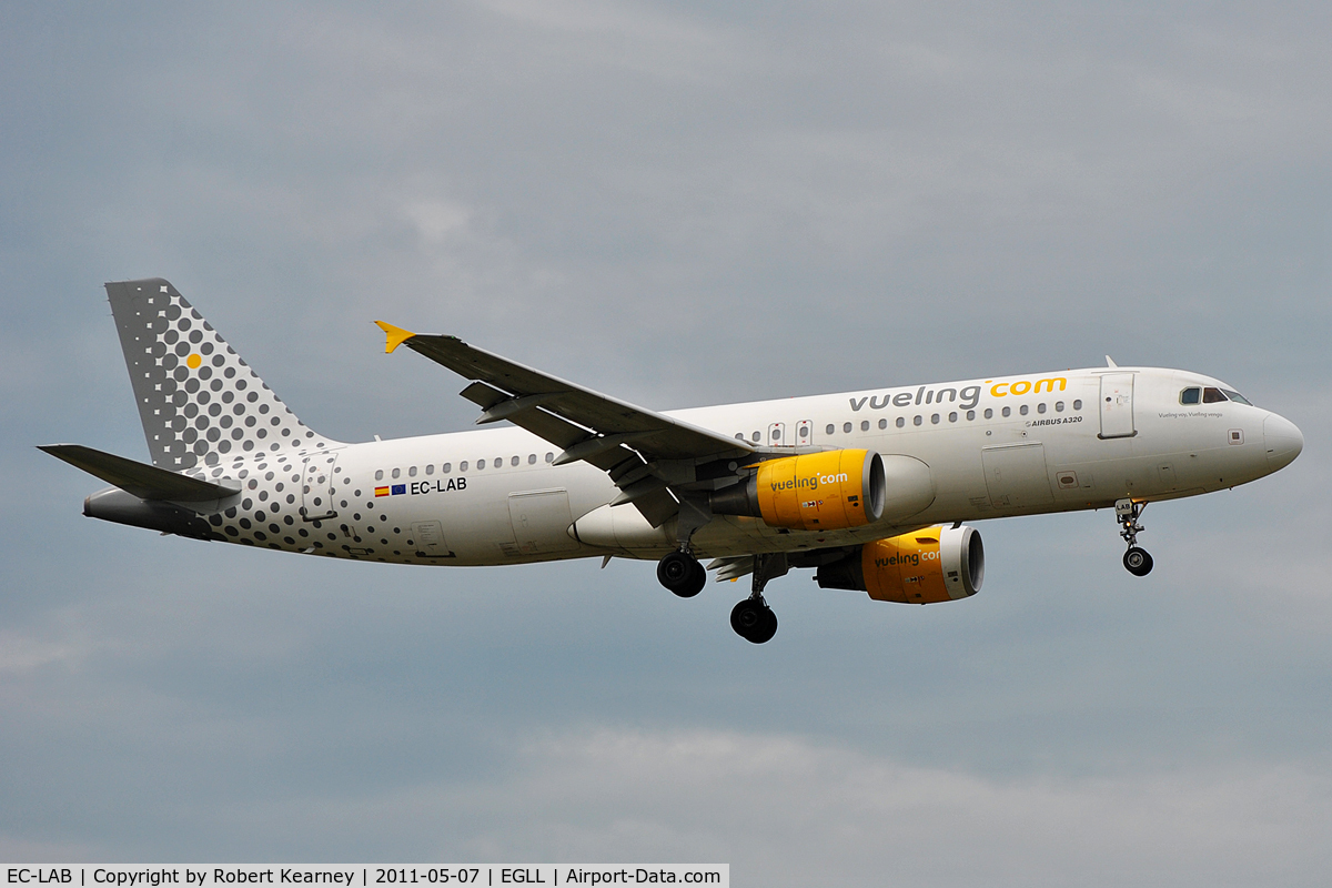 EC-LAB, 2006 Airbus A320-214 C/N 2761, On short finals for r/w 9L