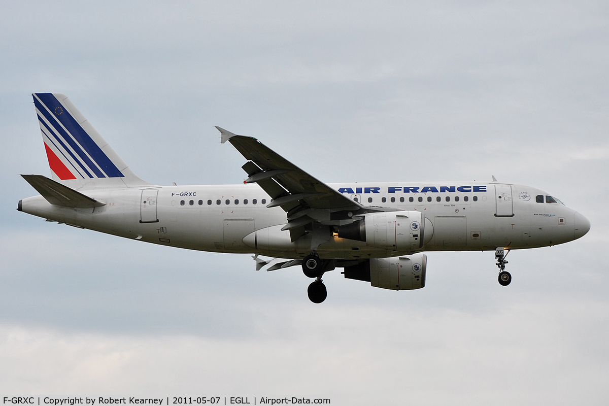 F-GRXC, 2002 Airbus A319-111 C/N 1677, On short finals for r/w 9L