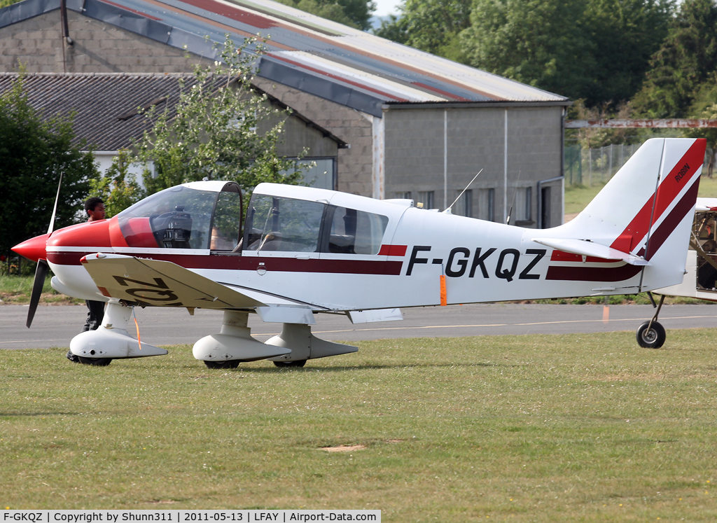 F-GKQZ, Robin DR-400-120 Dauphin C/N 2070, Parked...