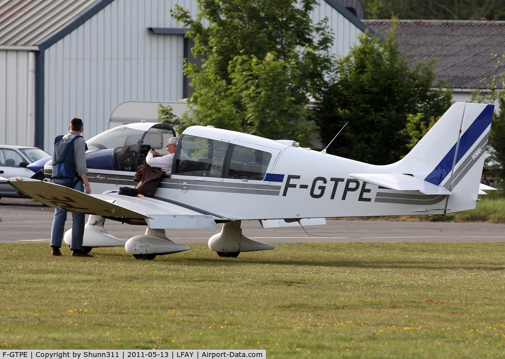 F-GTPE, Robin DR-400-160 Chevalier C/N 2413, Waiting a new flight...