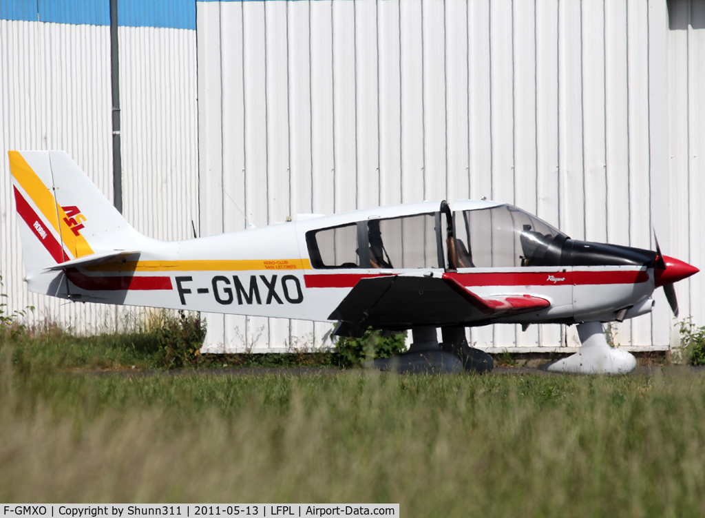 F-GMXO, Robin DR-400-180 Regent C/N 2224, Parked...
