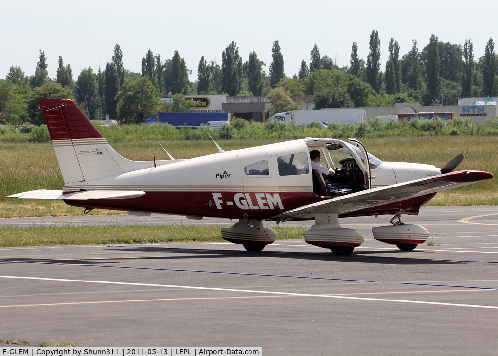F-GLEM, Piper PA-28-181 Archer C/N 28-7990494, Parked and ready for a new flight...