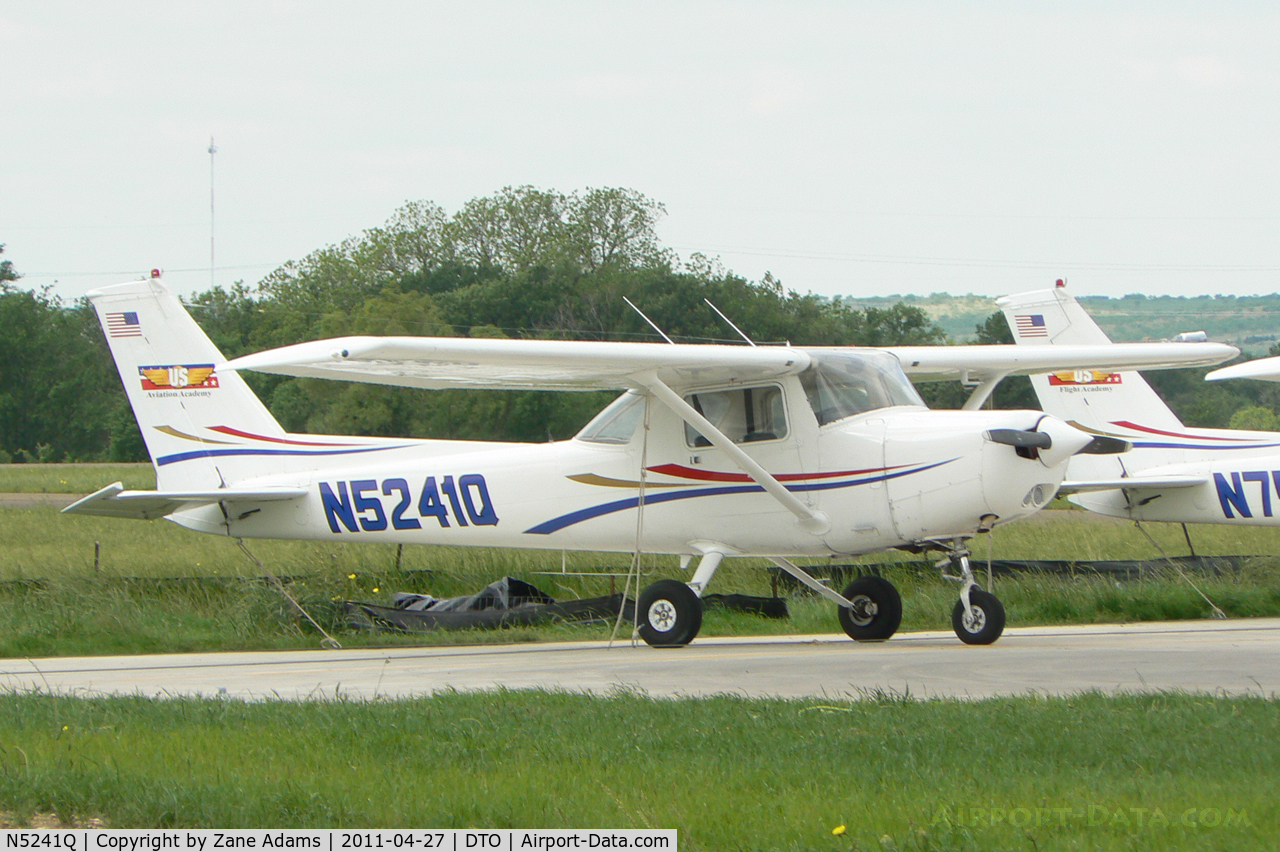 N5241Q, 1981 Cessna 152 C/N 15285088, US Aviation Academy Cessna 152 at Denton Muncipal