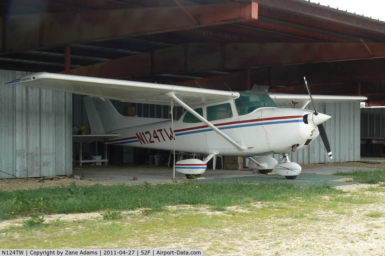 N124TW, 1975 Cessna 172M C/N 17265696, At Northwest Regional Airport (Aero Valley)