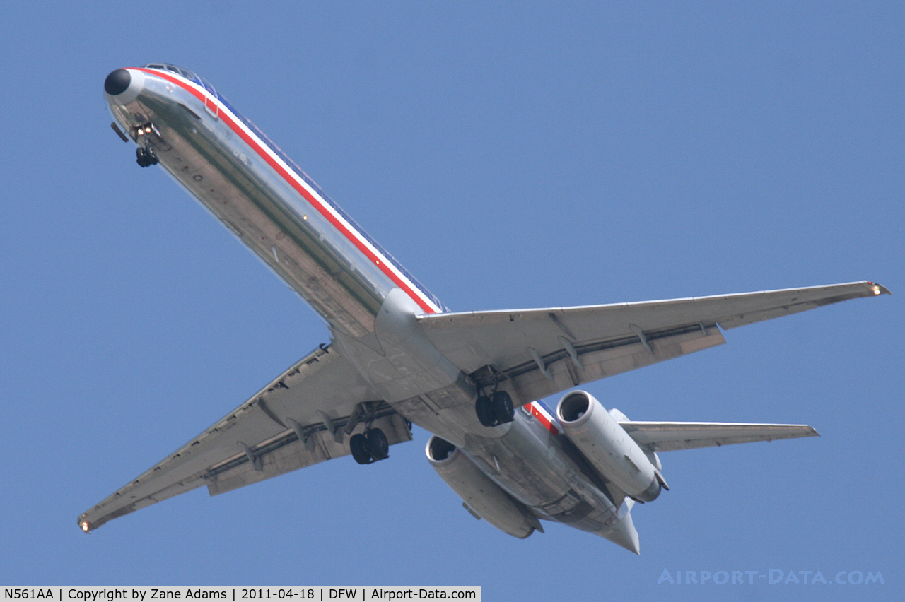 N561AA, 1991 McDonnell Douglas MD-82 (DC-9-82) C/N 53091, American Airlines on final approach at DFW Airport, TX