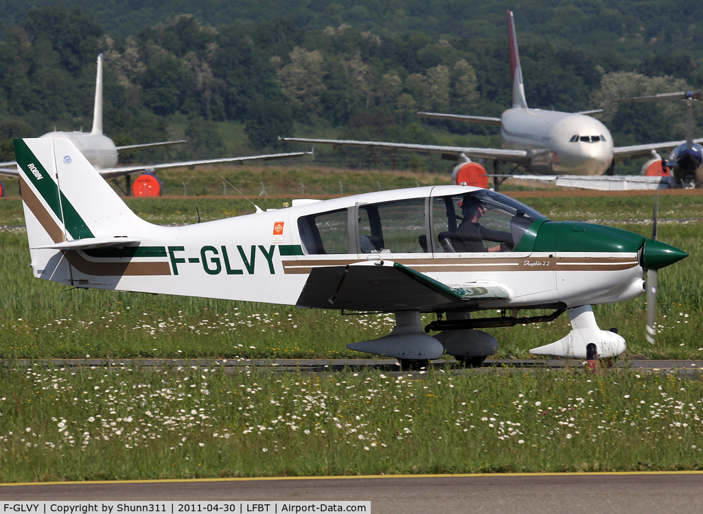 F-GLVY, Robin DR-400-120 Dauphin C/N 2173, Taxiing to the Terminal...