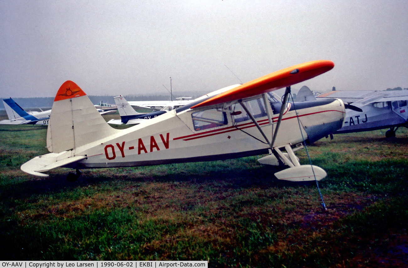OY-AAV, 1947 SAI KZ VII Laerke C/N 160, At opning Billund Airmuseum 
2.6.90