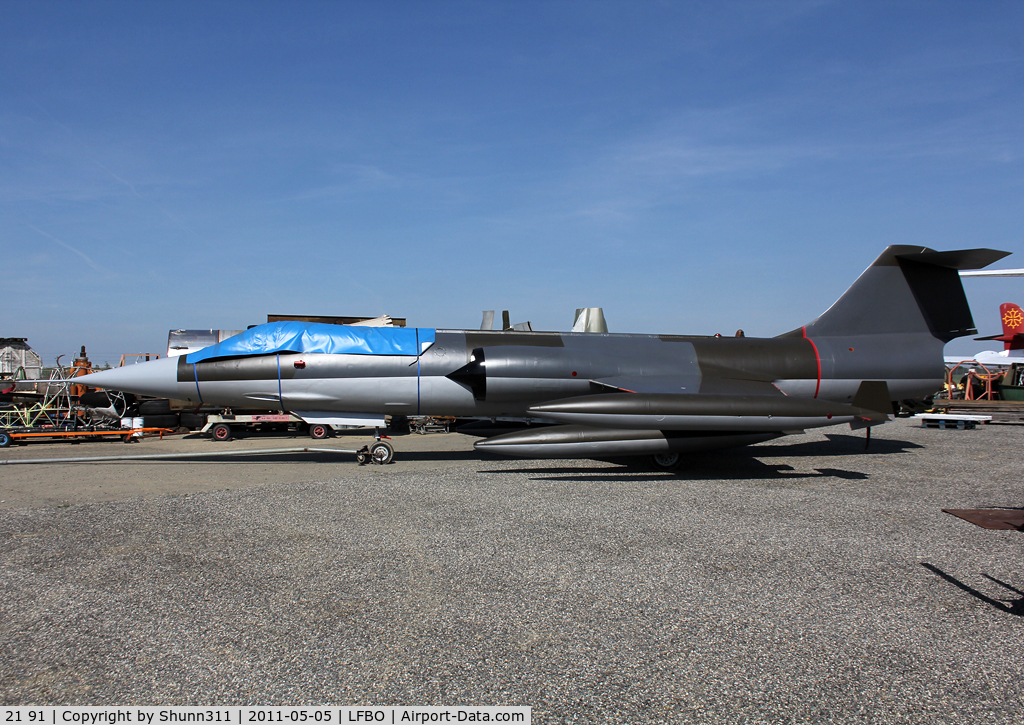 21 91, Lockheed F-104G Starfighter C/N 683-7060, Come back from paintshop after any years of restoration...