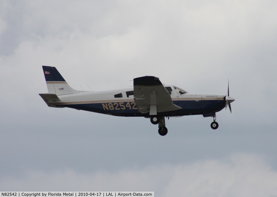 N82542, 1982 Piper PA-32R-301 C/N 32R-8213059, PA-32R-301