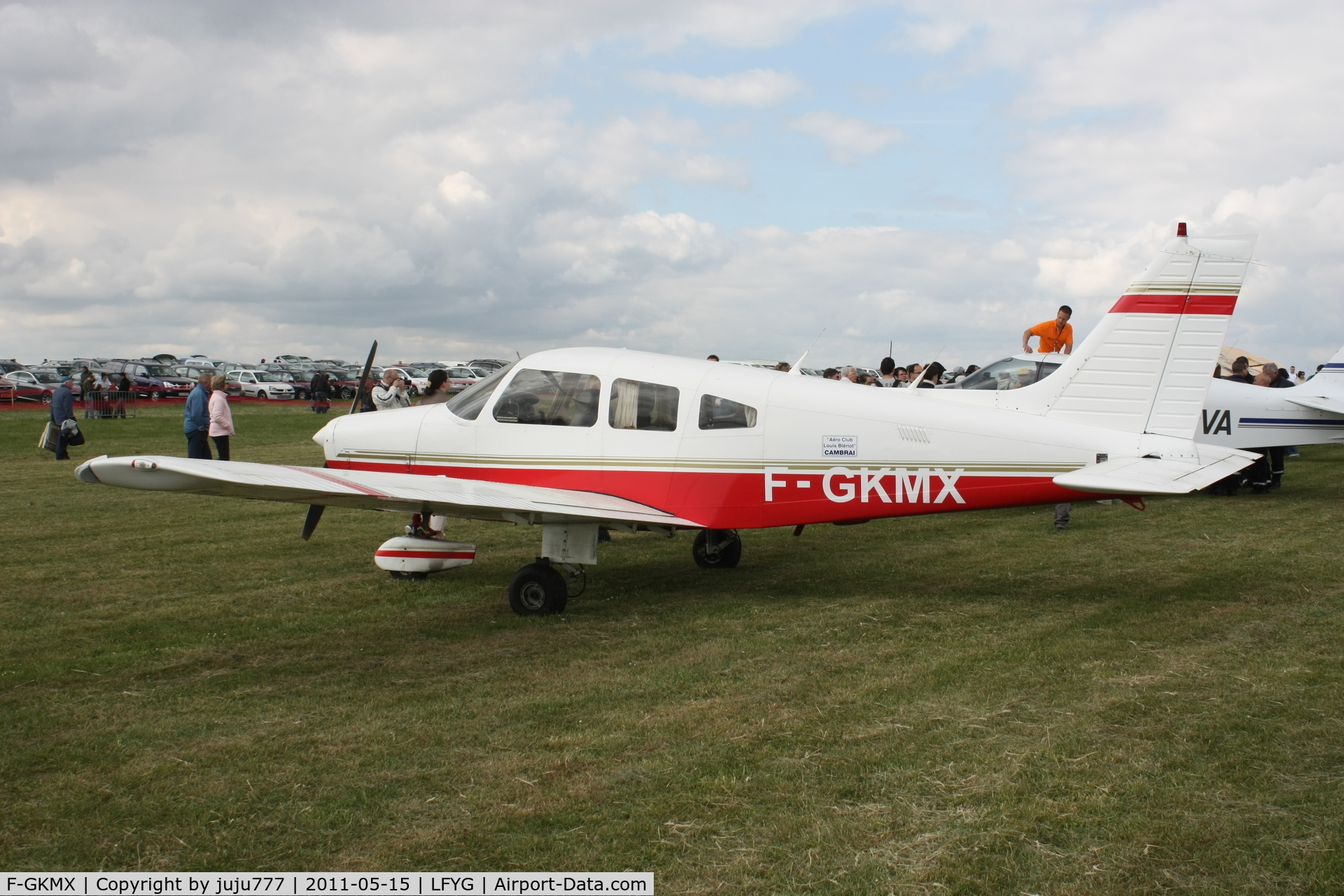F-GKMX, Piper PA-28-161 Warrior II C/N 28-8616048, on display at Cambrai Niergnies