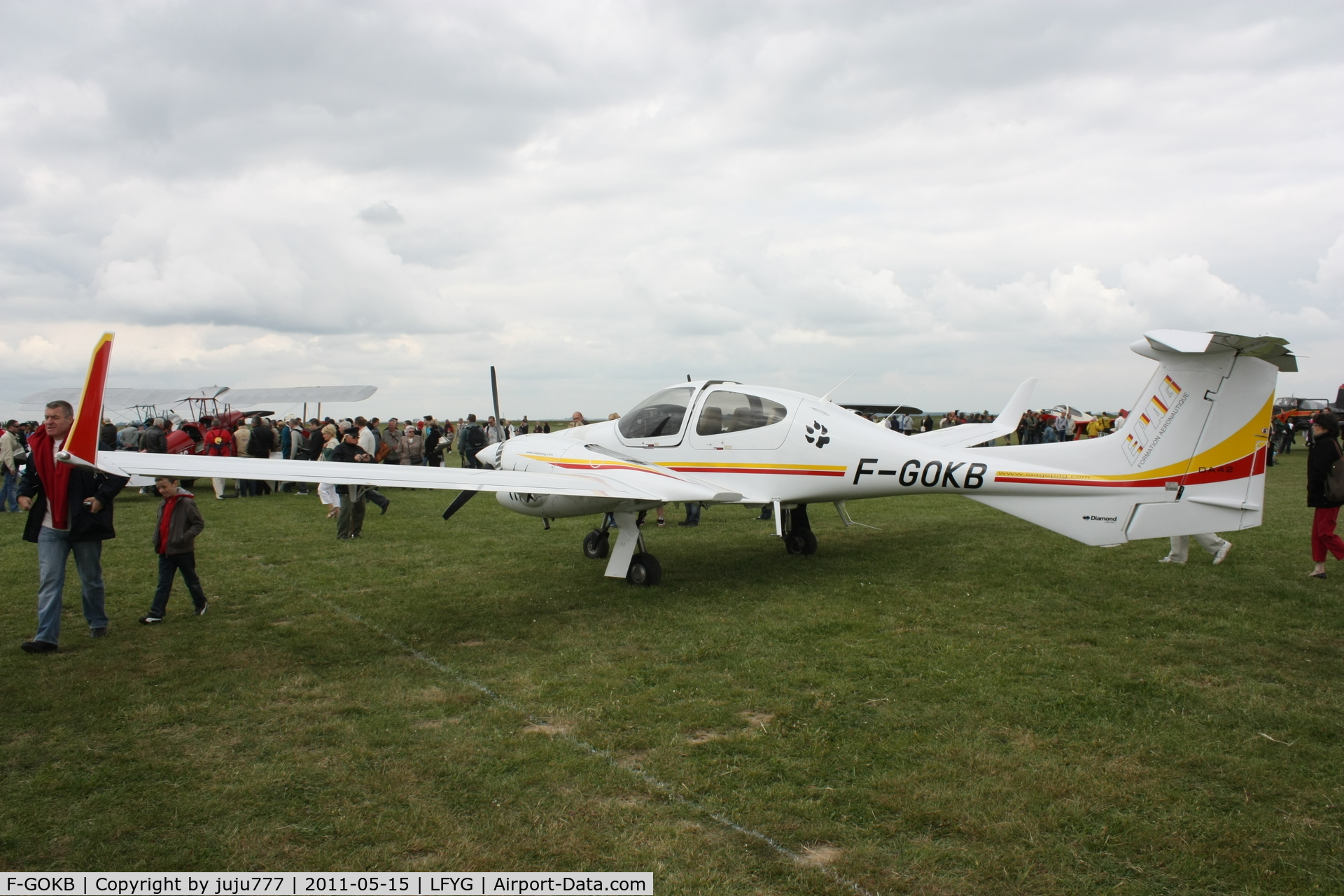 F-GOKB, 2006 Diamond DA-42 Twin Star C/N 42.074, on display at Cambrai Niergnies with tiger peint